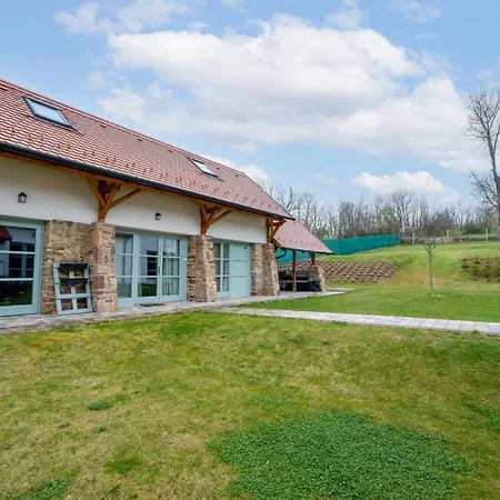 펜션 Oszter House With Pool - Happy *