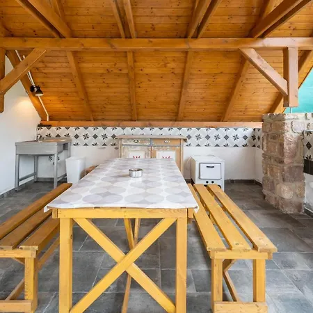펜션 Oszter House With Pool - Happy