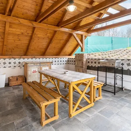 펜션 Oszter House With Pool - Happy